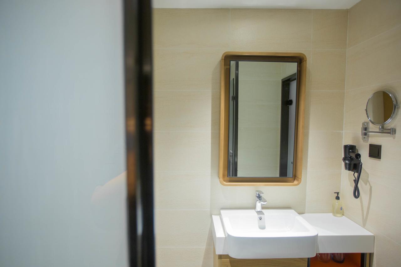 Hanting Premium Hotel Shanghai Plaza 66 מראה חיצוני תמונה